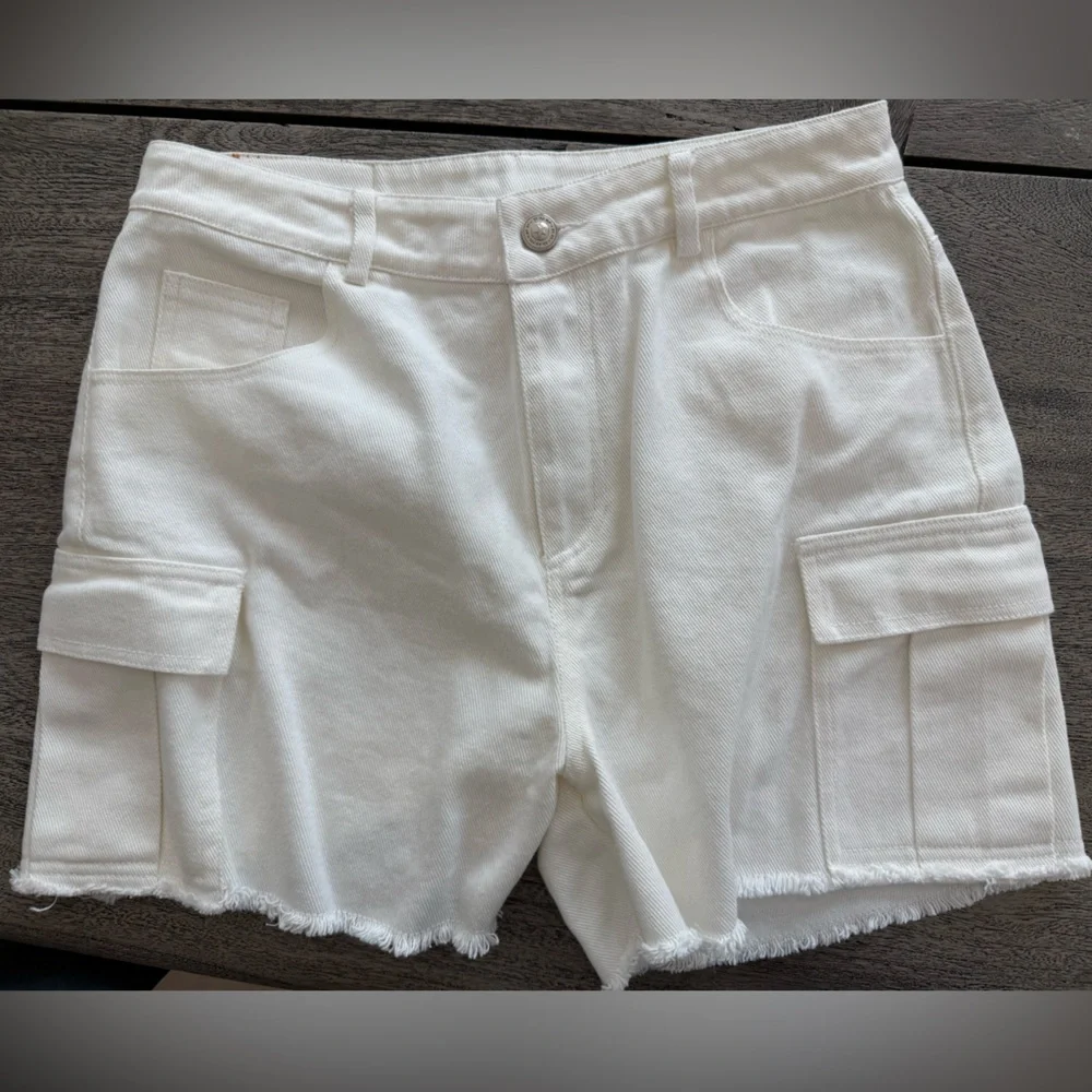 Princess Polly Denim Cargo Cutoff Shorts White / Cream Size 6